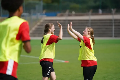2026_Inklusionskickers-zu-Gast-Freiburger-Fußballschule